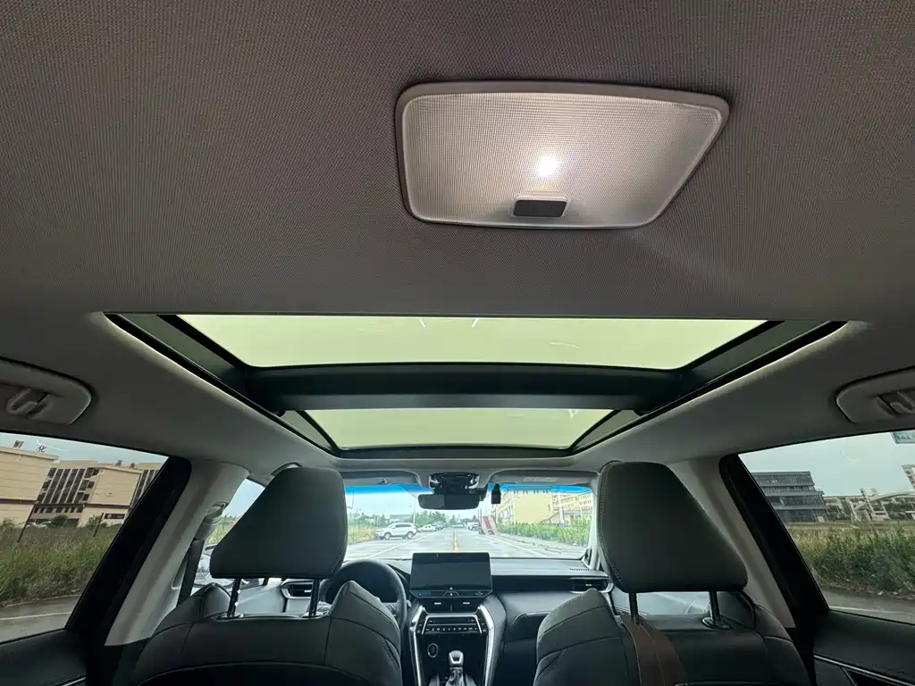 Toyota Venza 2022 — фото 16