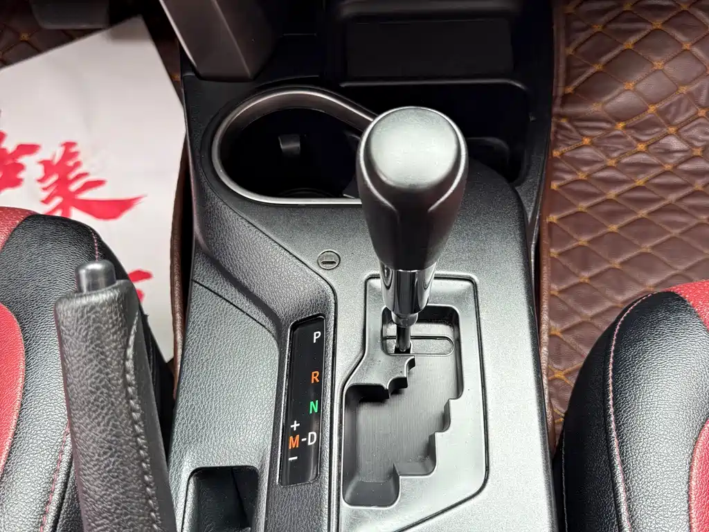 Toyota RAV4 2019 — фото 13
