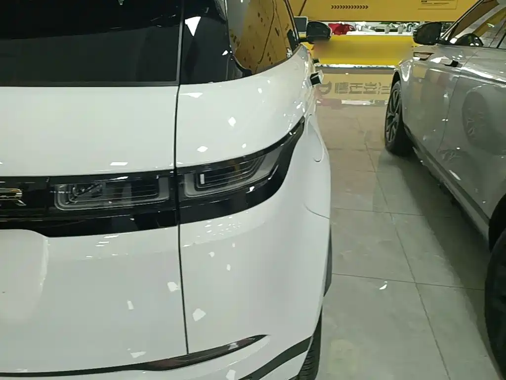 Land Rover Evoque 2024 — фото 8