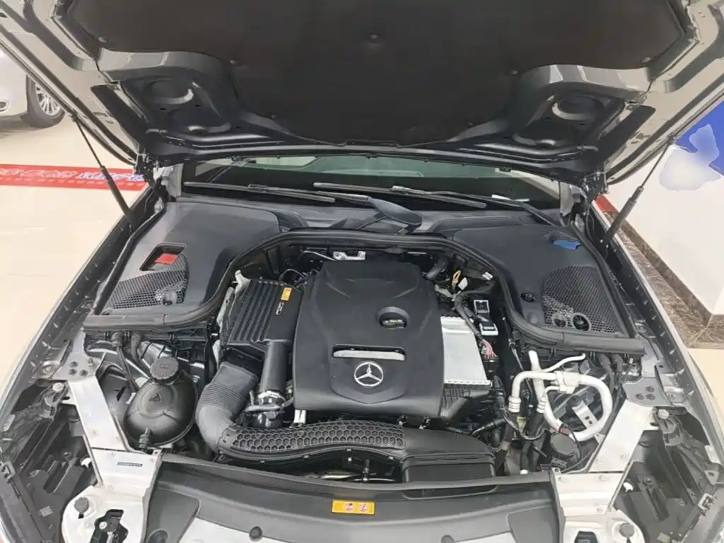 Mercedes-Benz E-Class 2017 — фото 20