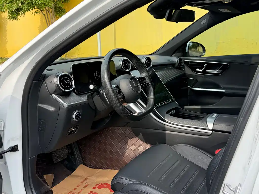 Mercedes-Benz C-Class 2023 — фото 13