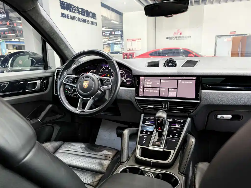 Porsche Cayenne 2021 — фото 10