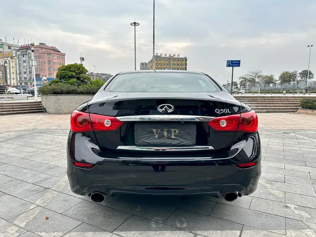 Infiniti Q50L 2016 — фото 13