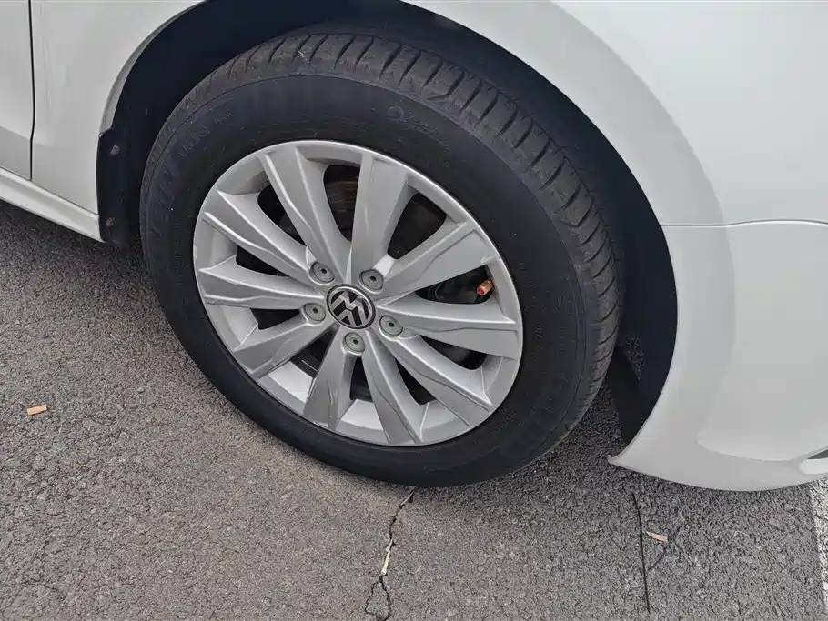 Volkswagen Sagitar 2014