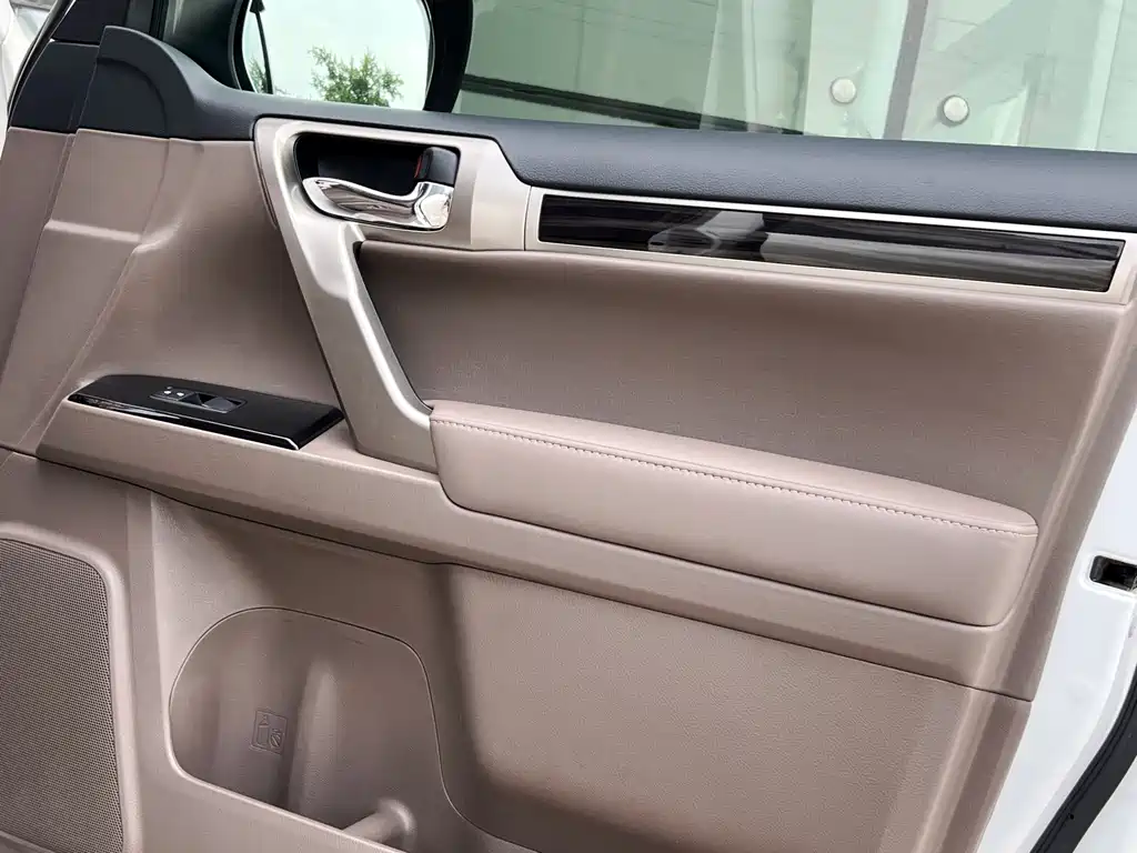 Lexus GX 2019 — фото 15