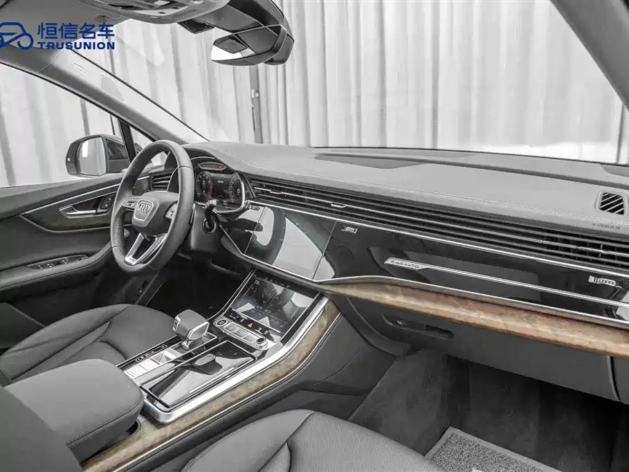 Audi Q7 2023 — фото 14