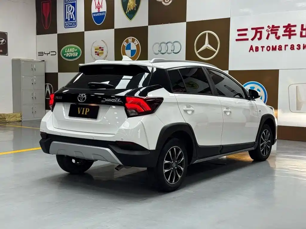 Toyota Yaris L 2023