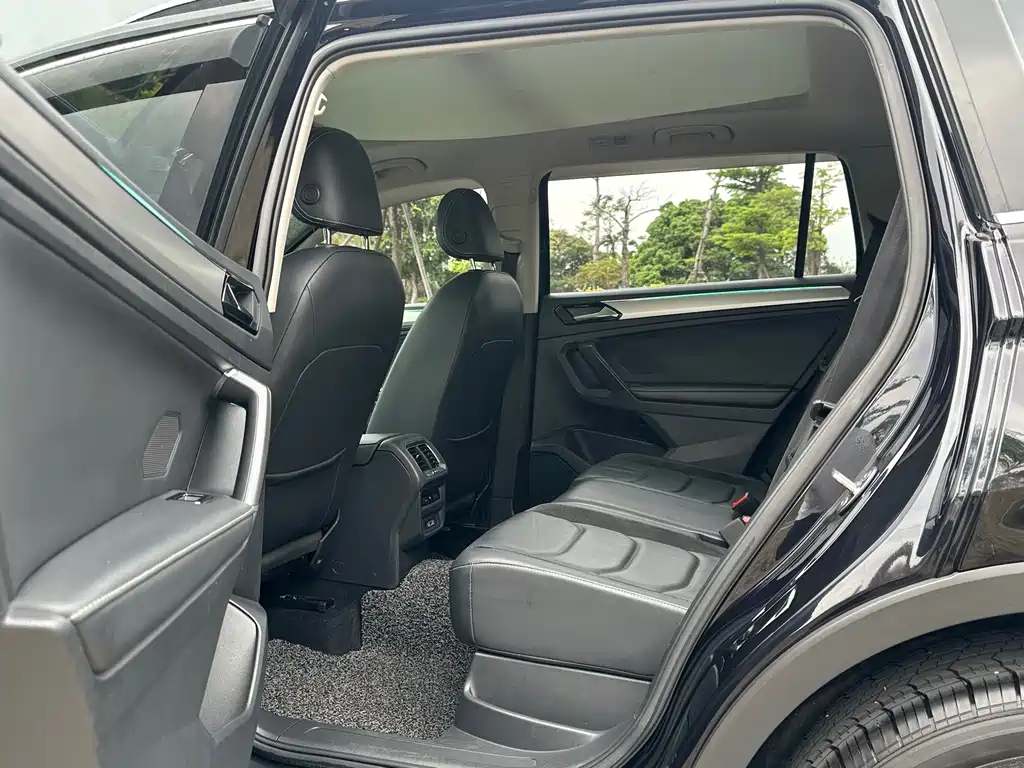 Volkswagen Tiguan L 2018 — фото 12