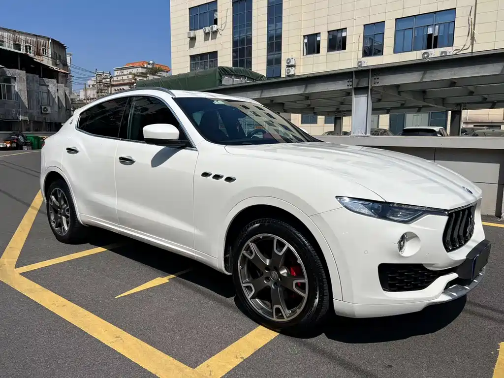 Maserati Levante 2017 — фото 3
