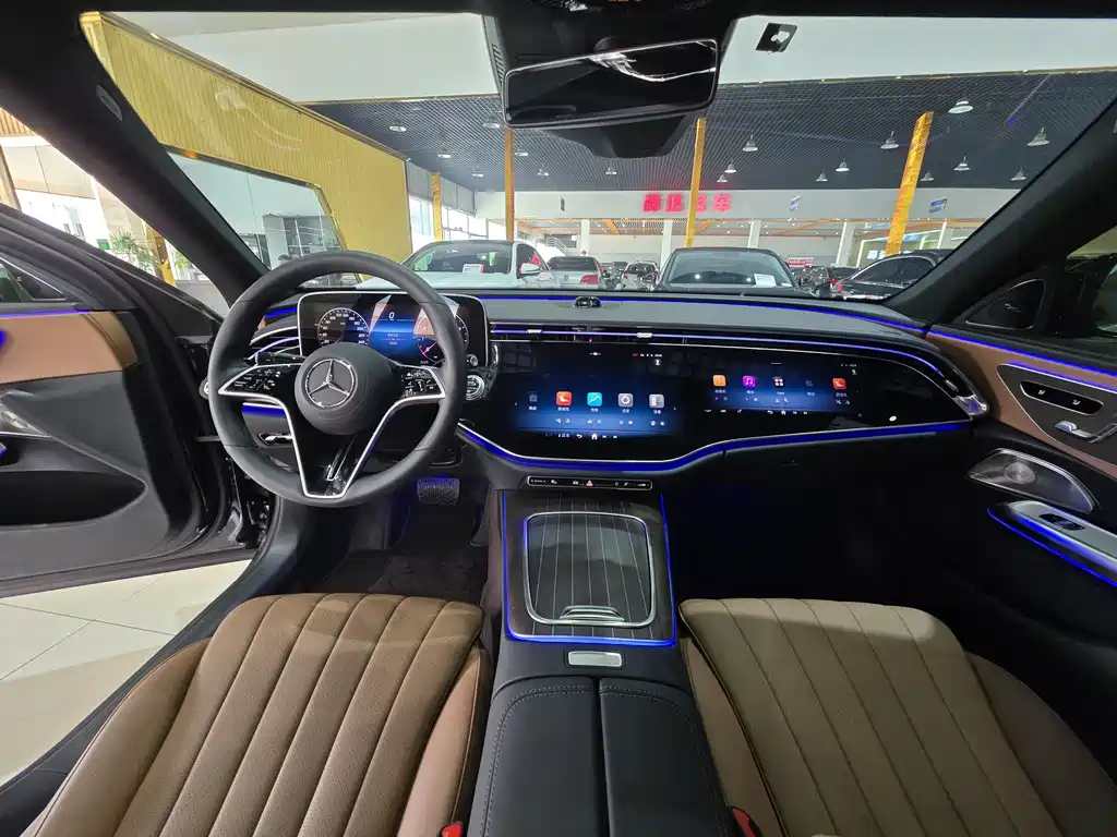 Mercedes-Benz E-Class 2025 — фото 10