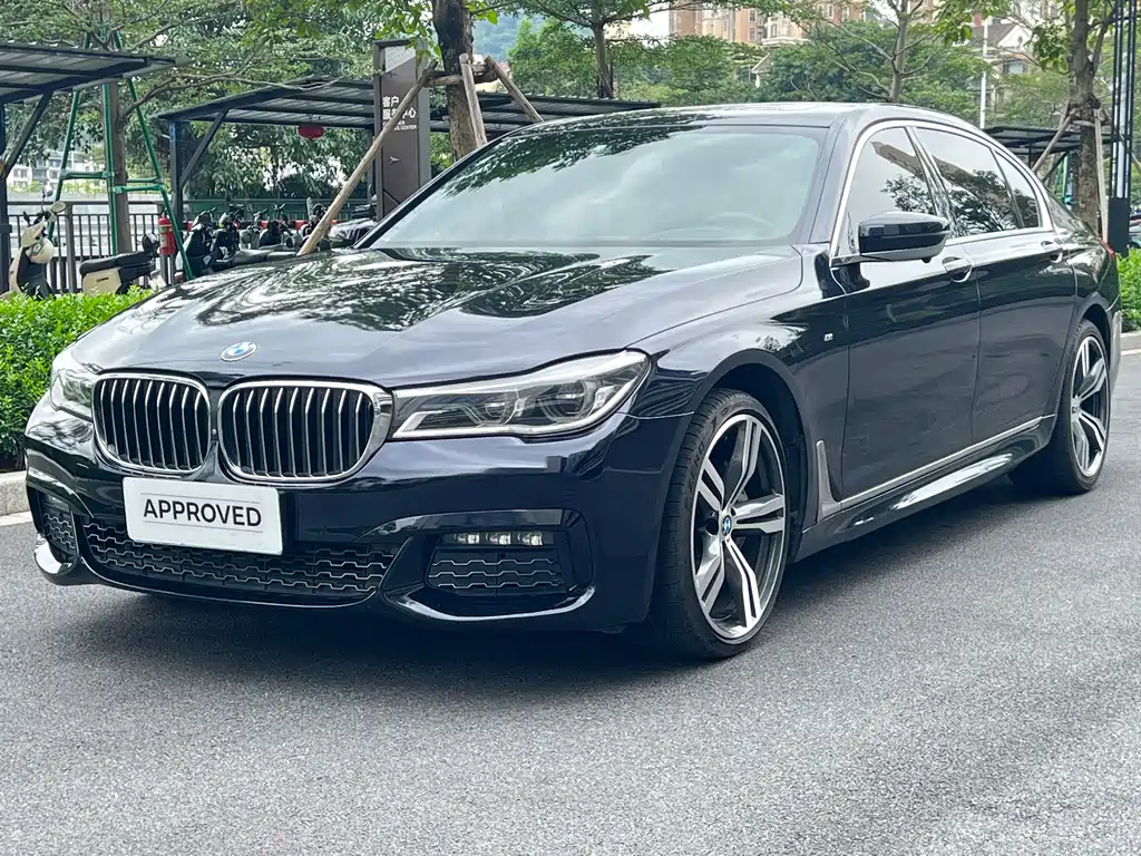 BMW 7 Series 2018 — фото 1