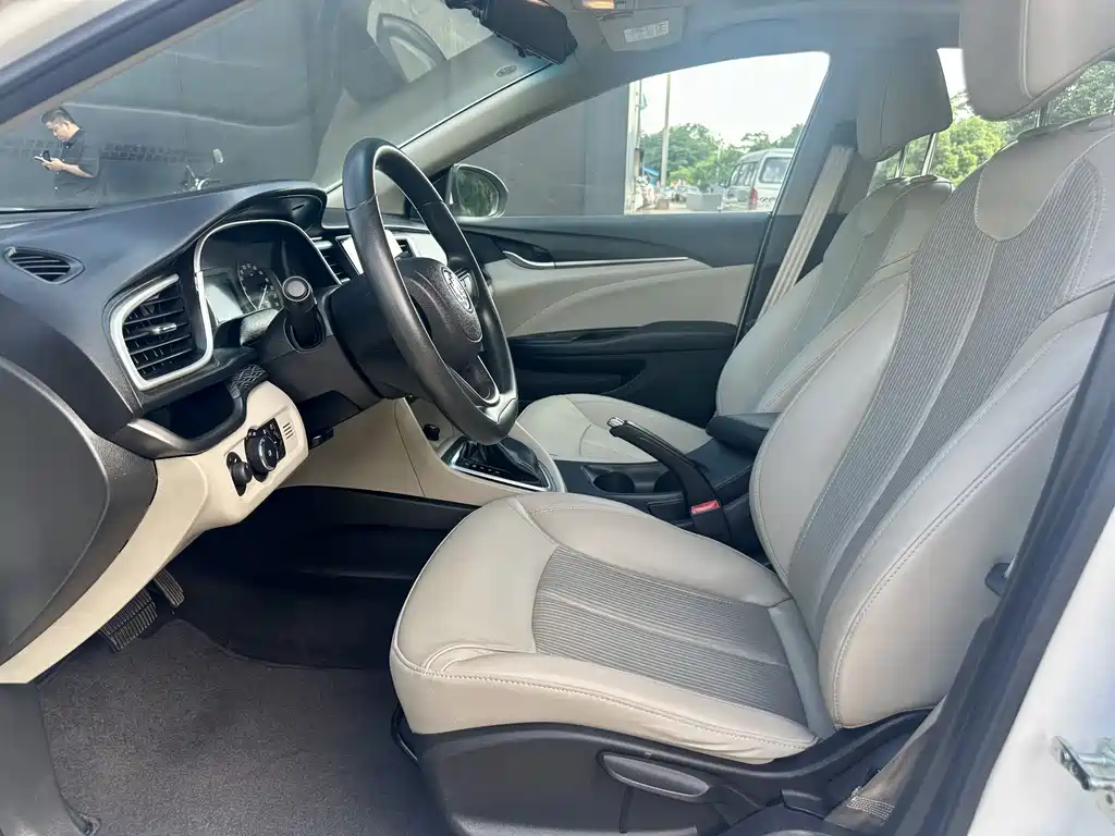 Buick Excelle 2017 — фото 14