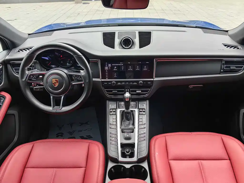 Porsche Macan 2020 — фото 14