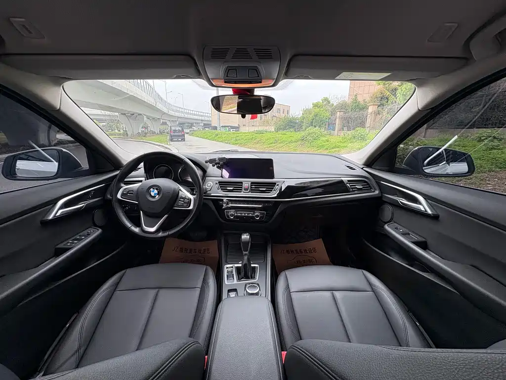 BMW 1 Series 2019 — фото 14