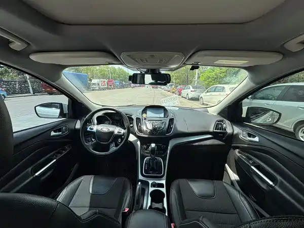 Ford Kuga 2015