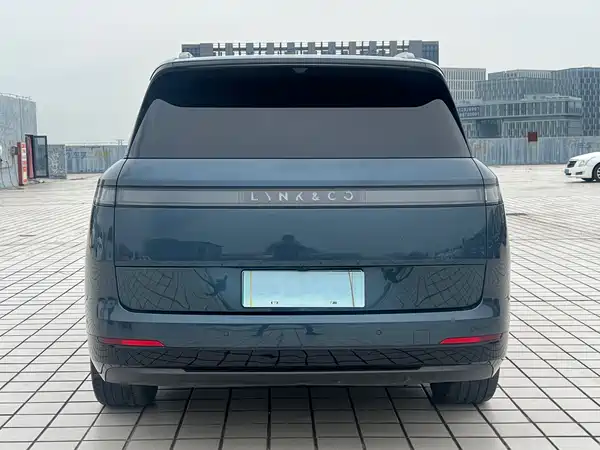 Lynk & Co 900 2025