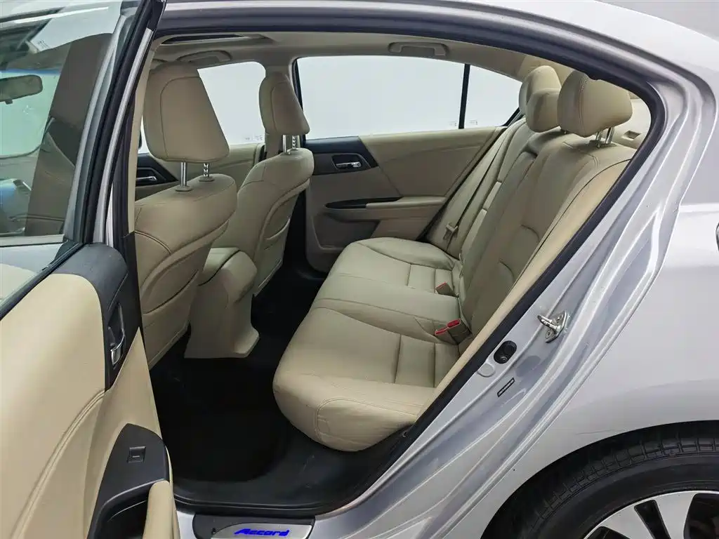 Honda Accord 2014 — фото 15