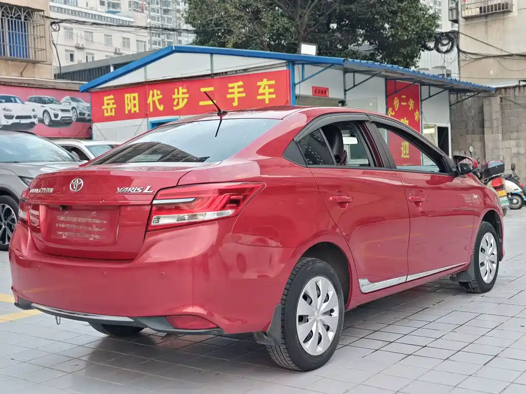 Toyota Yaris L 2021 — фото 17
