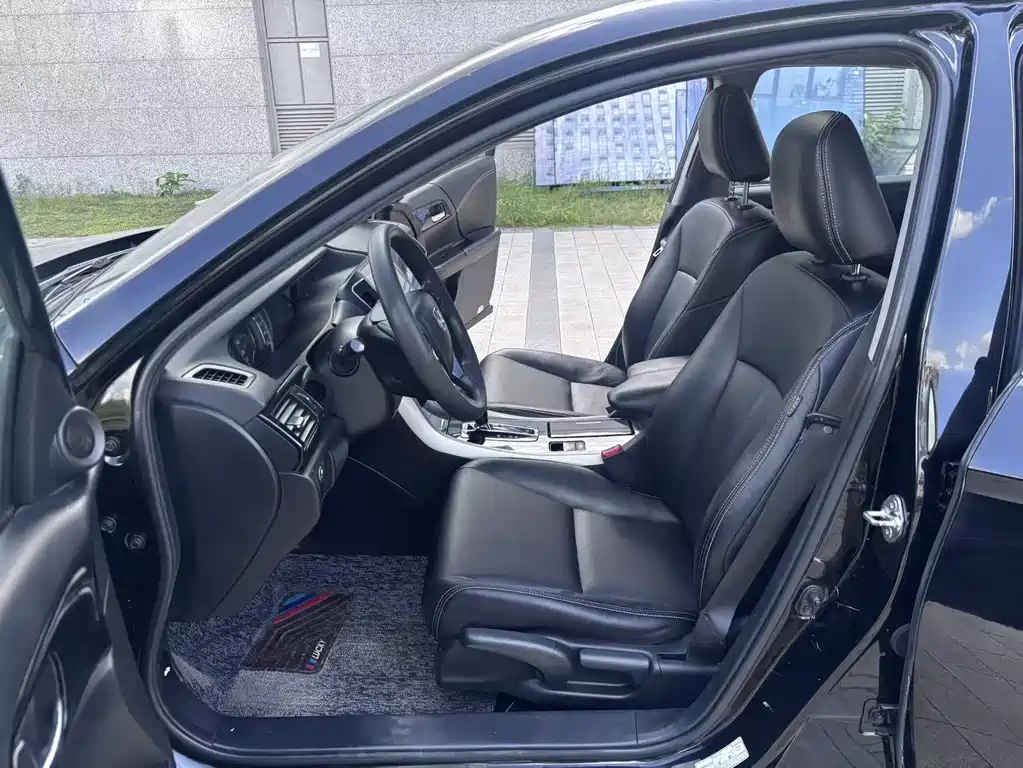 Honda Accord 2018 — фото 10