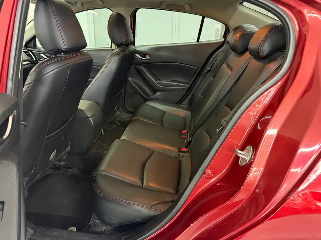 Mazda 3 Angkesela 2015