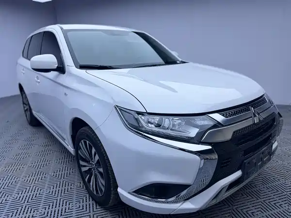 Mitsubishi Outlander 2022