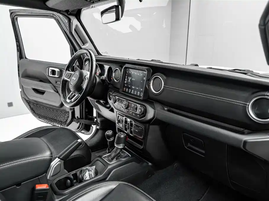 Jeep Gladiator 2022 — фото 32