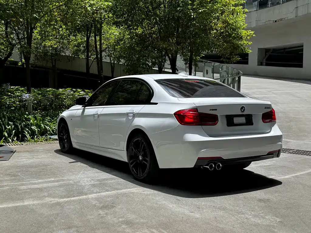 BMW 3 Series 2019 — фото 14