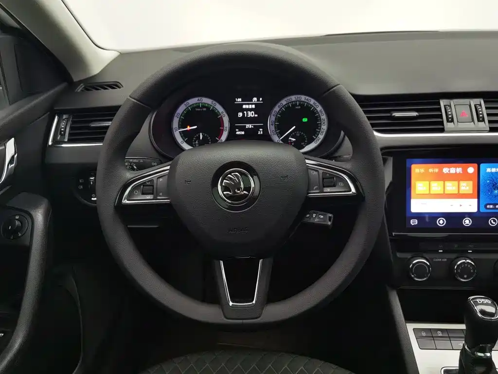 Skoda Octavia 2020 — фото 11