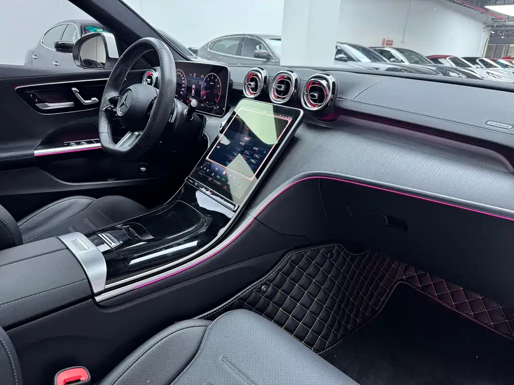 Mercedes-Benz C-Class 2023 — фото 17