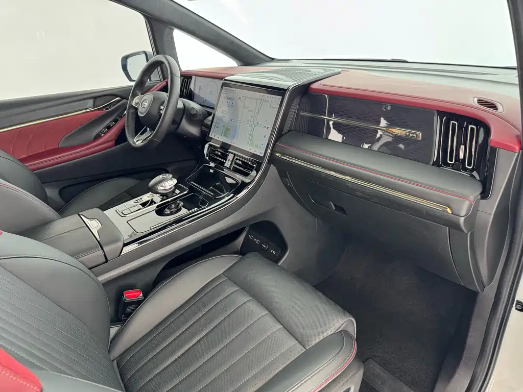 GAC Motor Trumpchi M8 2023 — фото 9