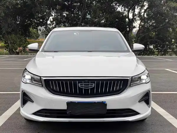 Geely Emgrand 2023