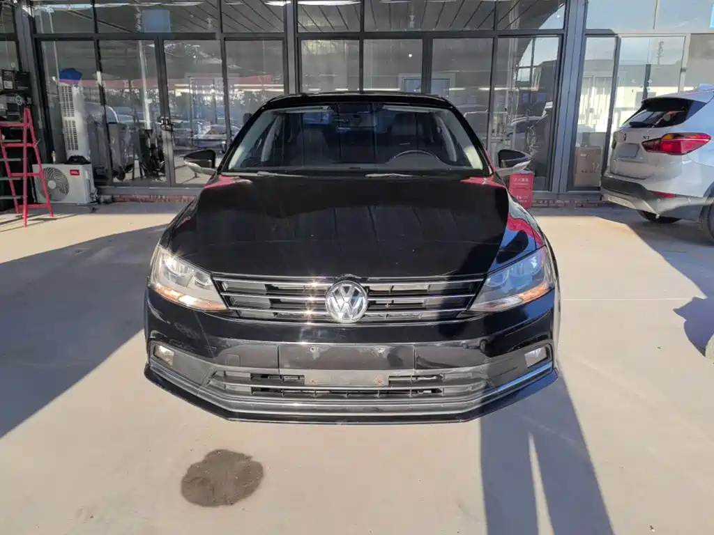 Volkswagen Sagitar 2016