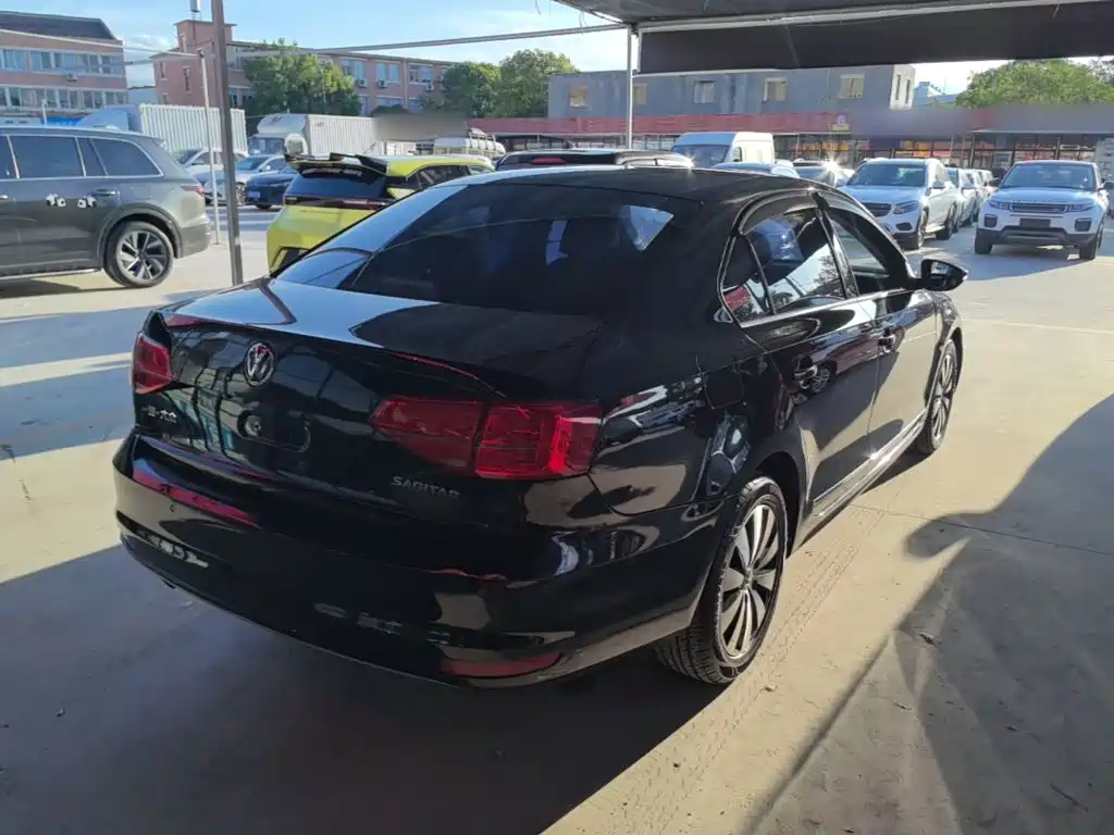 Volkswagen Sagitar 2016