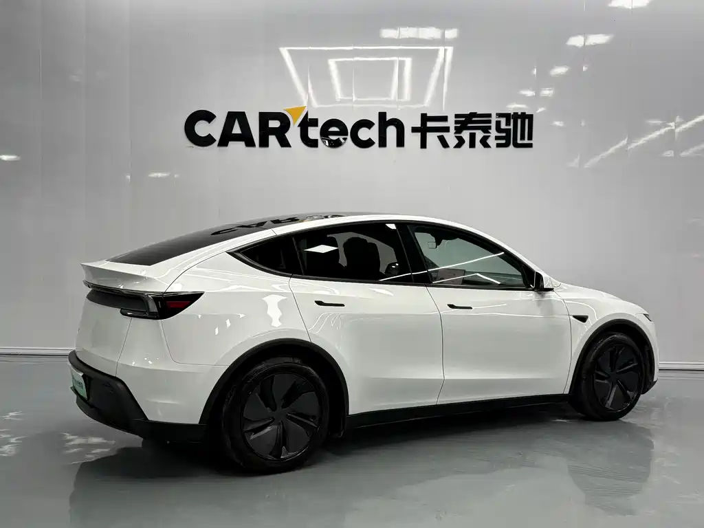 Tesla Model Y 2026 — фото 18