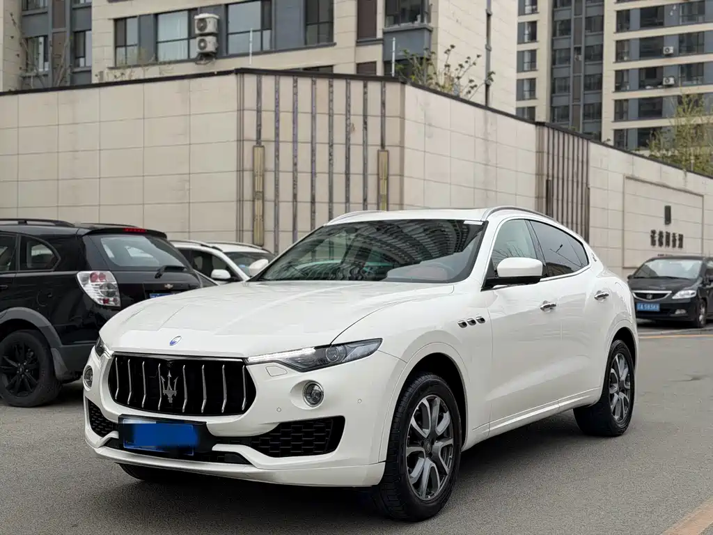 Maserati Levante 2017 — фото 1
