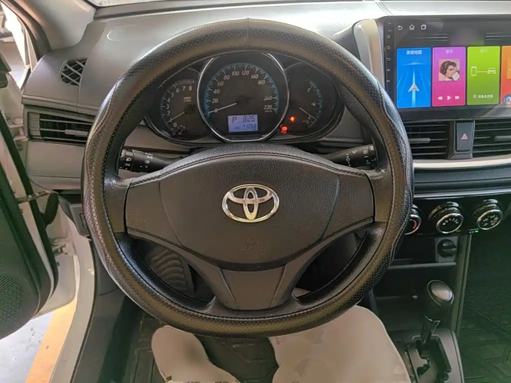 Toyota Yaris L 2018 — фото 11