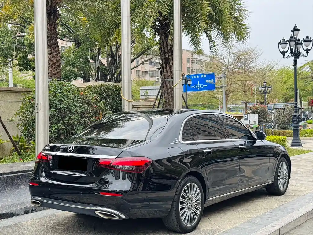 Mercedes-Benz E-Class 2023 — фото 4