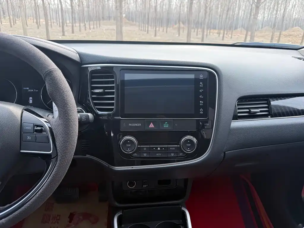 Mitsubishi Outlander 2022 — фото 15