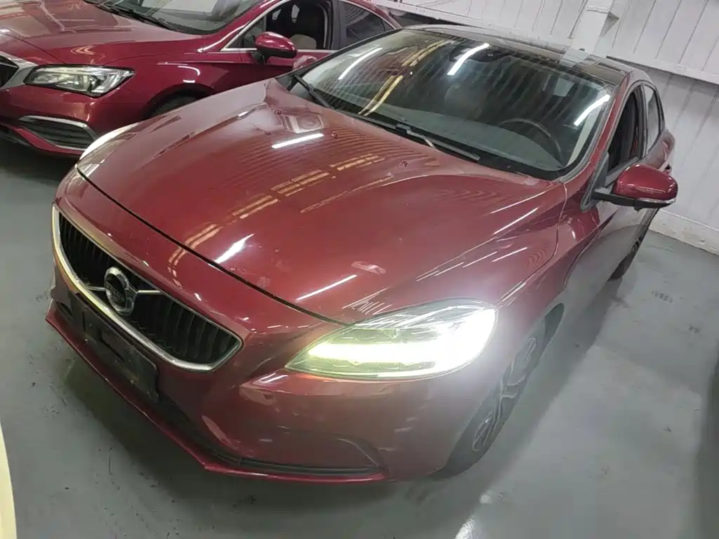 Volvo V40 2017