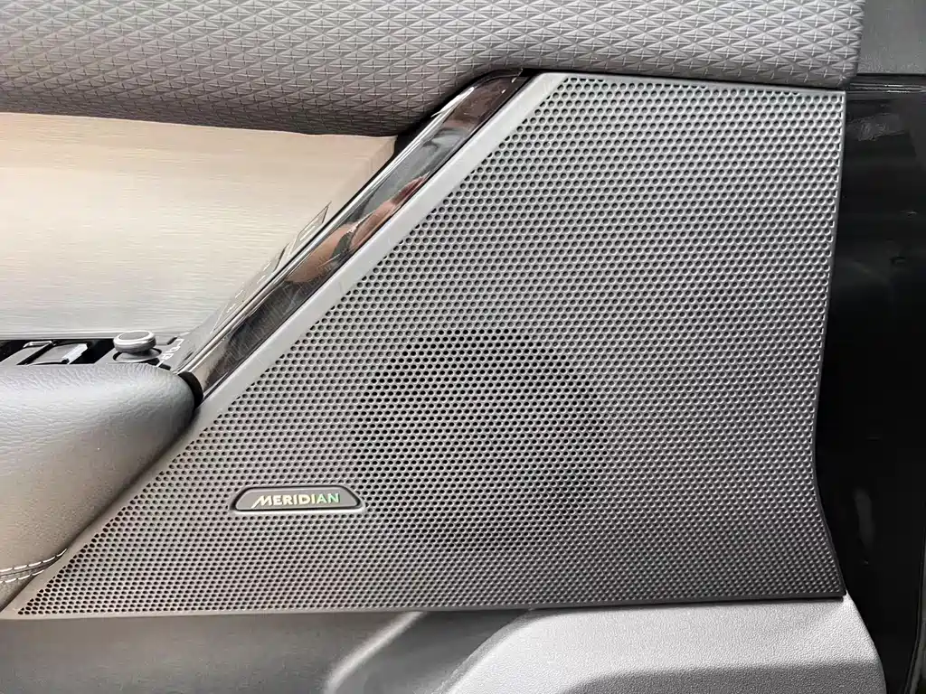 Land Rover Range Rover Velar 2018 — фото 16
