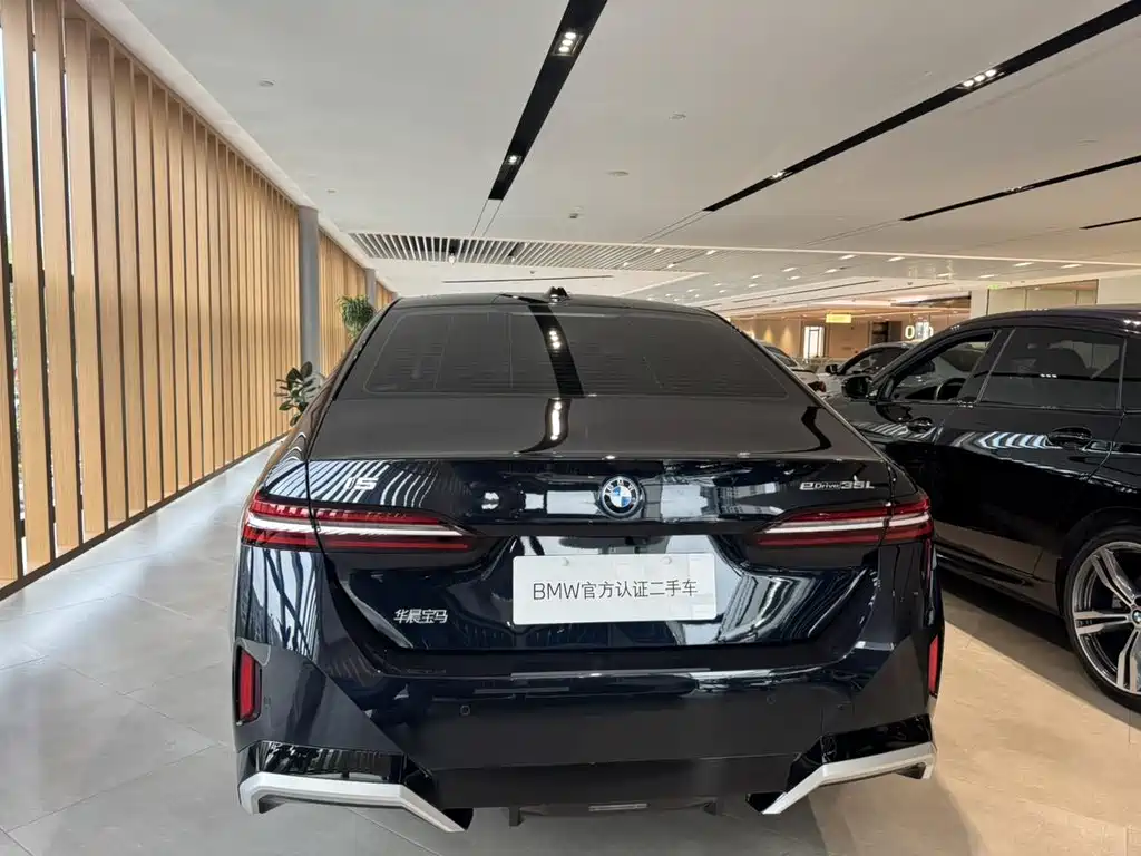 BMW i5 2025 — фото 3