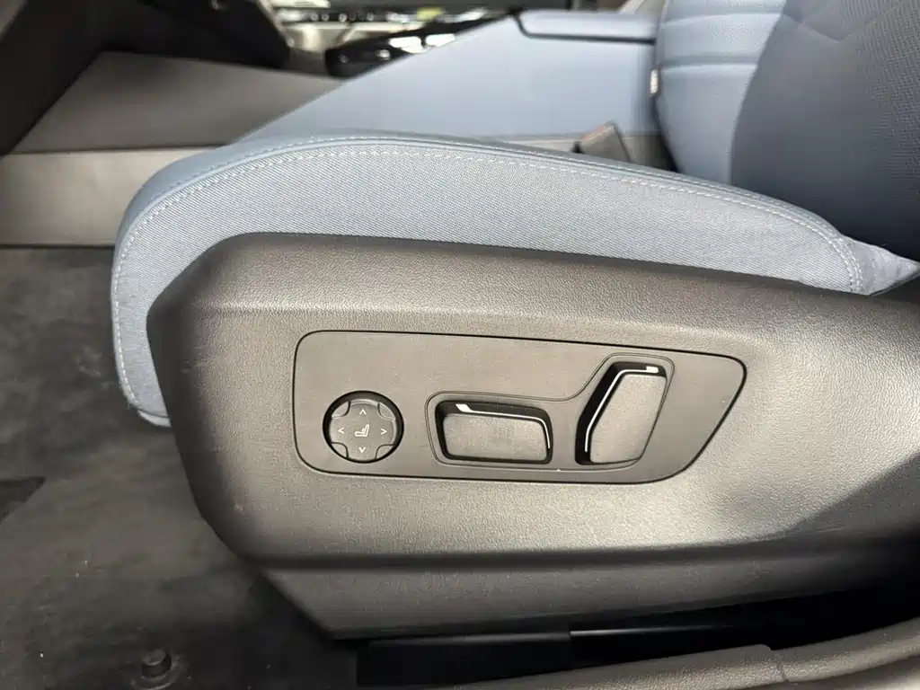 BMW i5 2025 — фото 14