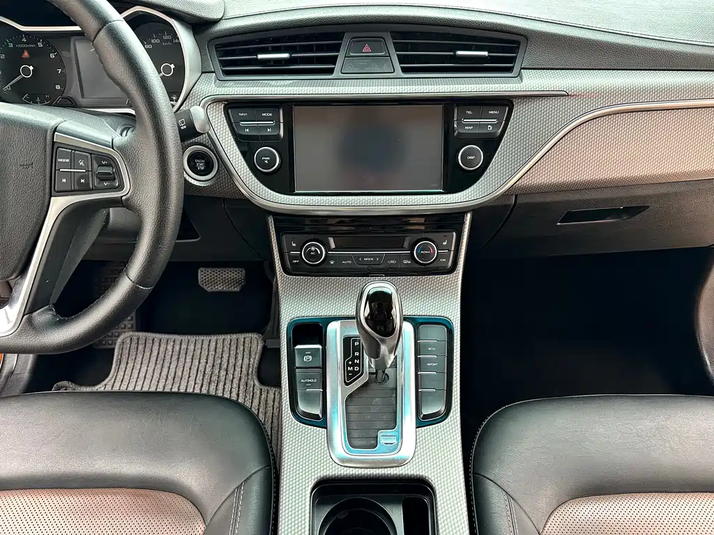 Geely Emgrand GS 2016 — фото 14