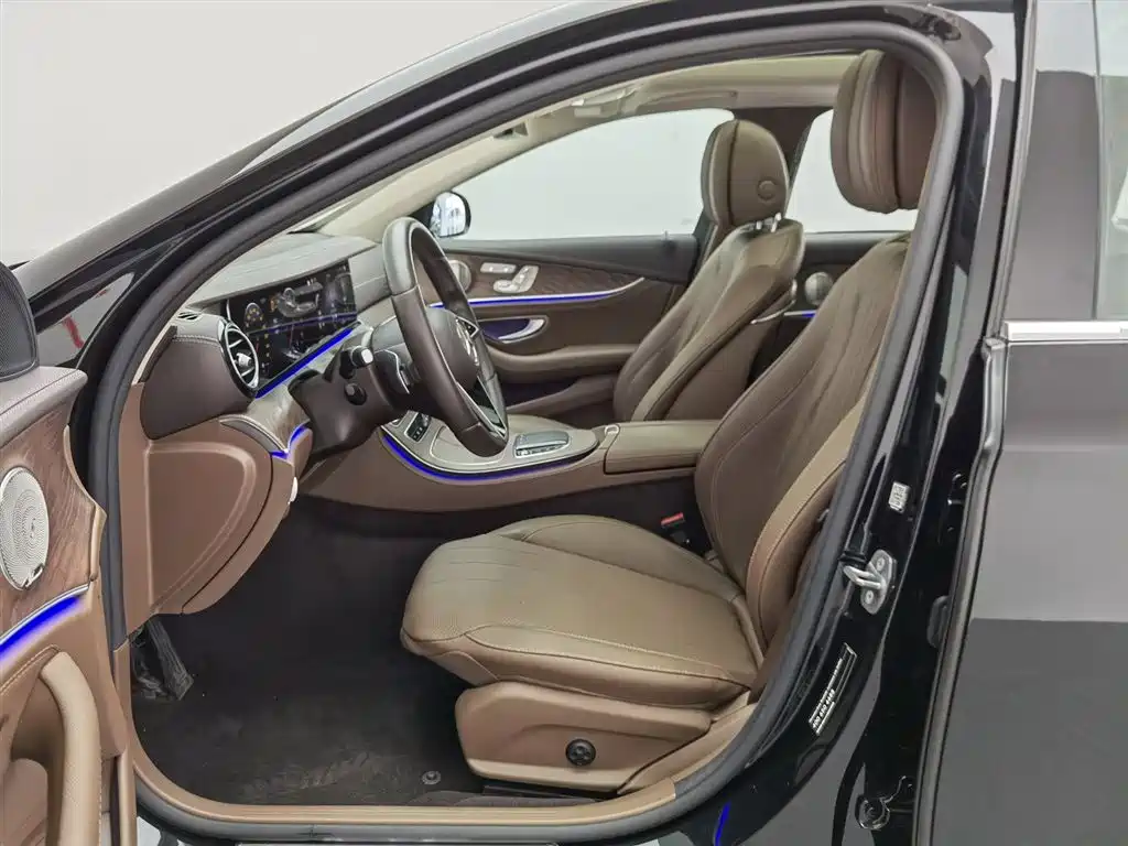 Mercedes-Benz E-Class 2023 — фото 10