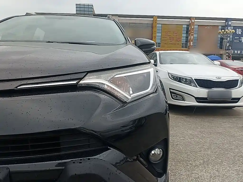 Toyota RAV4 2016 — фото 18