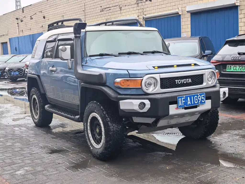 Toyota FJ Cruiser 2019 — фото 3