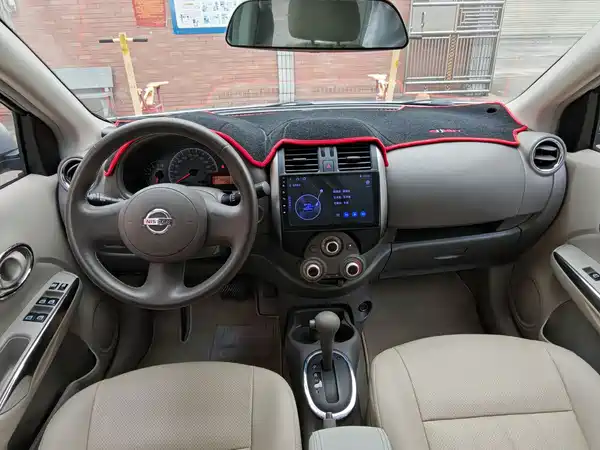 Nissan Sunny 2011