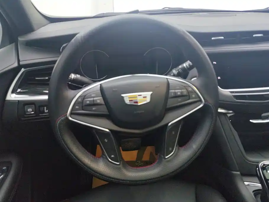 Cadillac XT5 2022 — фото 15