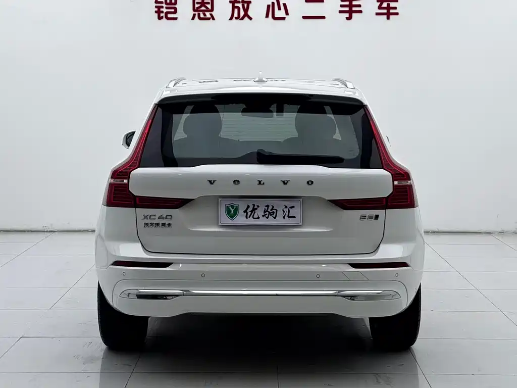 Volvo XC60 2022 — фото 4