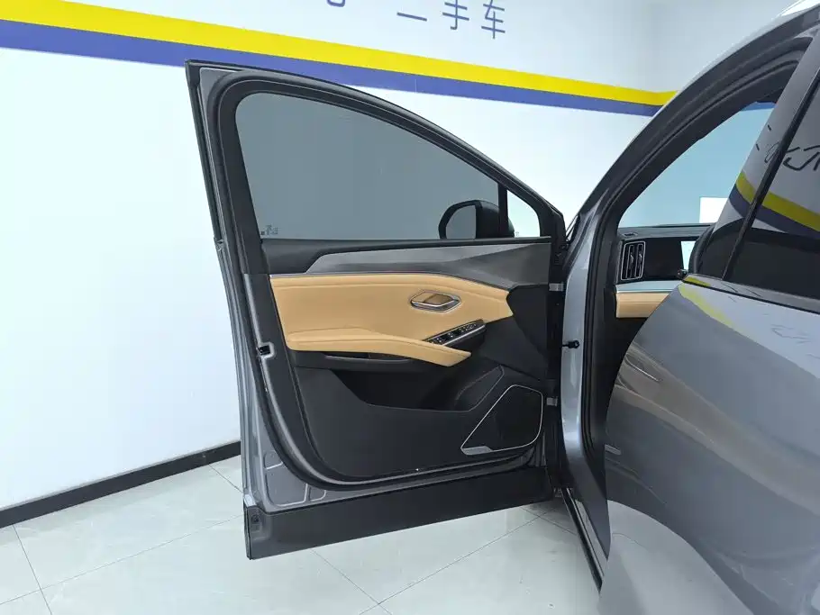 BYD Song L DM-i 2025 — фото 7